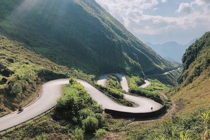 Ha Giang 4-Day Loop: Ma Pi Leng, Dong Van and Nho Que River Adventure photo 6