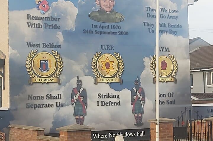 Belfast Political Conflict and Murals Tour — Shankill & Falls Mural Drive with Local Guide photo 3