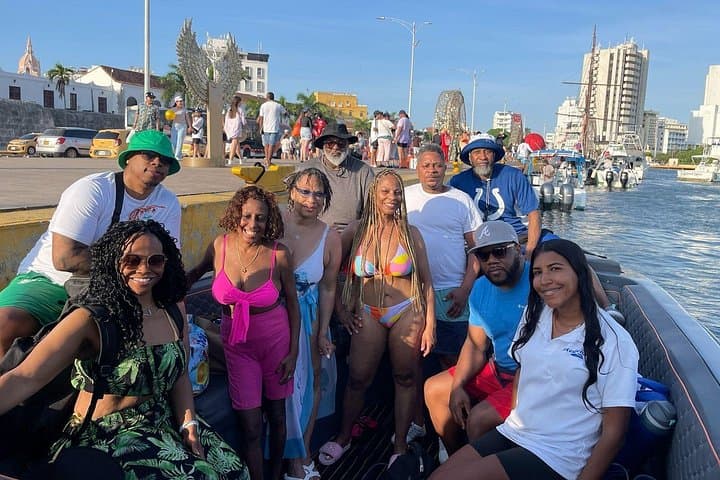Private Bachelorette Yacht Party to the Rosario Islands from Cartagena photo 2