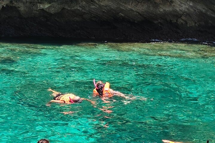 Private Longtail Boat Charter: Krabi 4-Island Snorkel & Railay Beach Day Trip photo 5