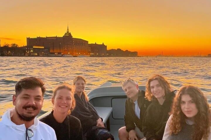 Lagoon Aperitif: Private 90-Minute Venice Boat Tour with Drinks and Views photo 6