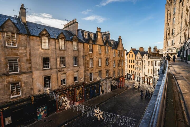 Haunted Pints and Old Stones: Edinburgh's Grassmarket Historical Pub Tour