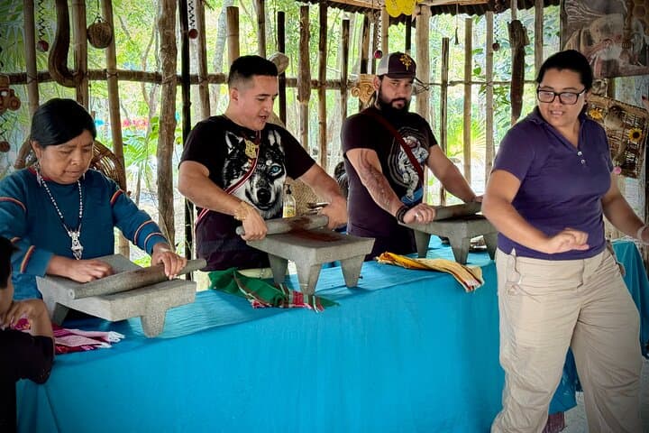 Cozumel Melipona Honey Tasting and Hands-On Jungle Chocolate Workshop photo 4