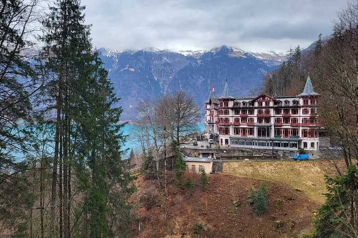 Crash Landing on You Private Tour: Lungern Lake, Giessbach Falls & Iseltwald photo 5