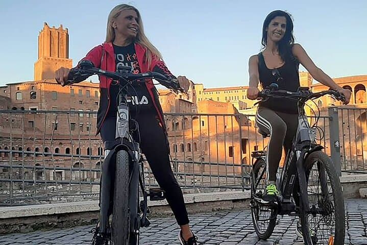 Florence Evening E‑Bike Tour: Glide the Arno to Piazzale Michelangelo at Sunset photo 4
