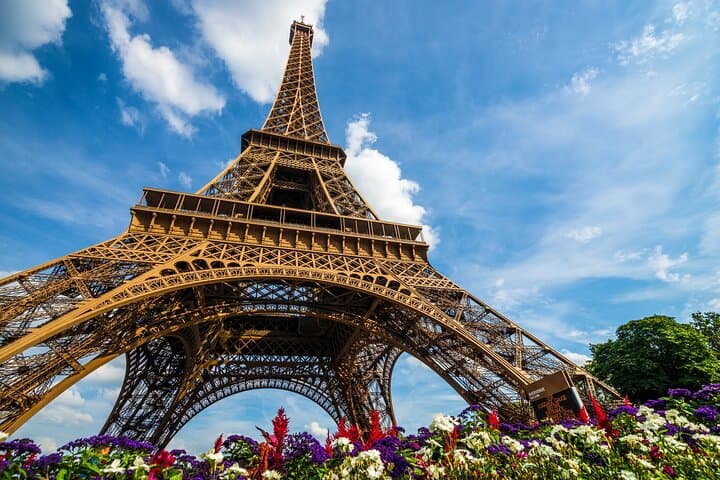 Most Classical and Monumental Tour of Paris — Seine, Monuments & Eiffel Walking Experience photo 2