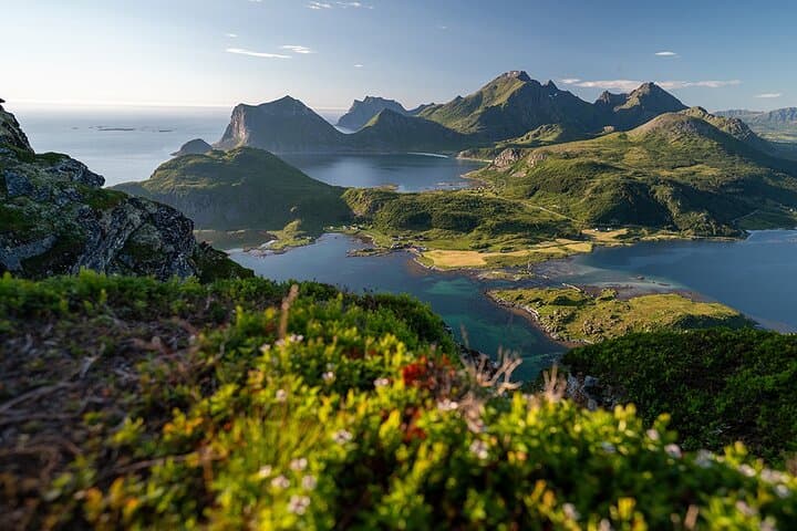 Arctic Trails Hiking Tour from Svolvær: Guided Hikes to Hoven, Kvittinden and Glomtinden