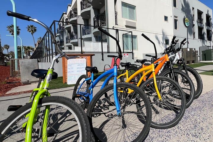 Pacific Beach Boardwalk Cruiser Bike Rental: Ride Mission Beach to La Jolla photo 1