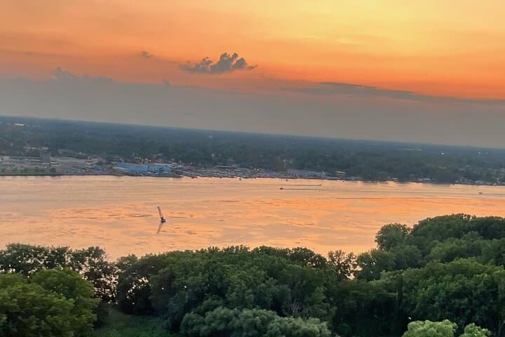 Private 20-Minute Helicopter River Ride Over Detroit’s Ambassador Bridge photo 5