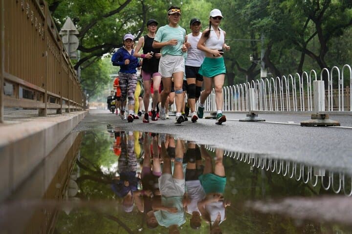 Morning Jog Around the Forbidden City with Traditional Beijing Breakfast photo 3