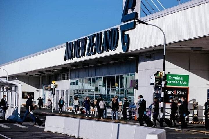 Smooth Private Airport Transfer From Auckland CBD — One-Way Door-to-Door Service photo 4
