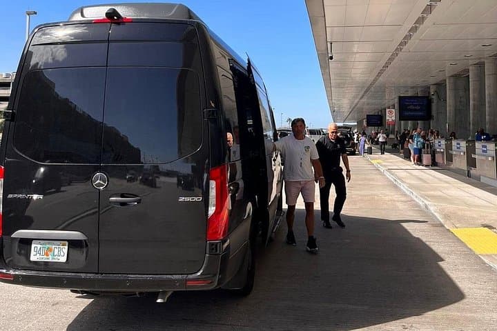 Seamless Private Transfer: Port Everglades to Fort Lauderdale Airport photo 4