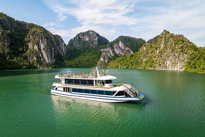 Luxury Apollo 5-Star Ha Long Bay Day Cruise from Hanoi photo 4