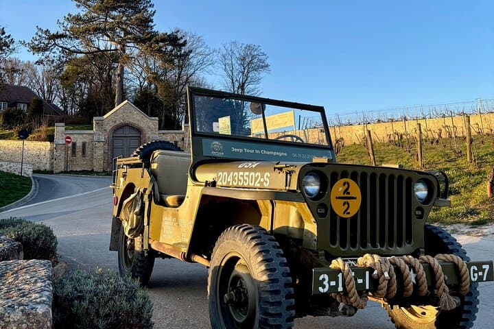 Jeep Tour Through Champagne Vineyards from Épernay with Champagne Tasting