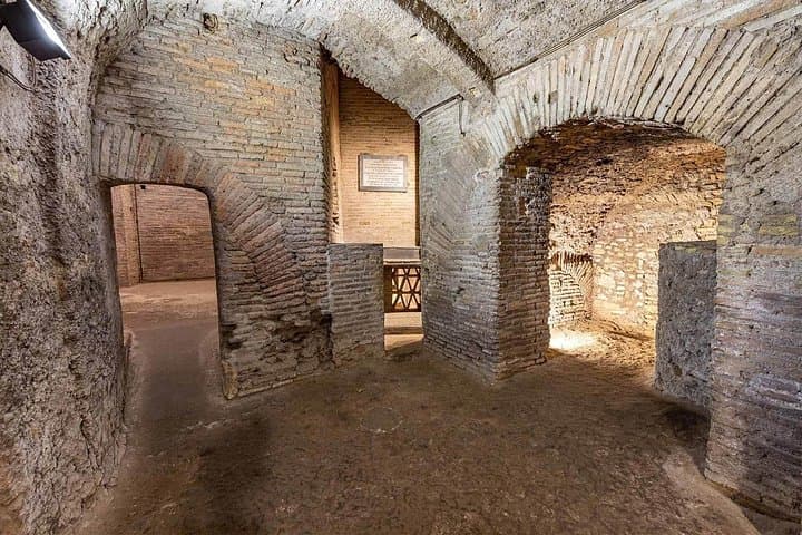 Underground Rome: Basilica San Clemente & Roman Houses of Celio Tour photo 2