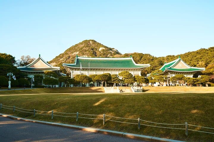 Inside Korea’s Blue House: Small-Group Walking Tour of Cheong Wa Dae photo 2