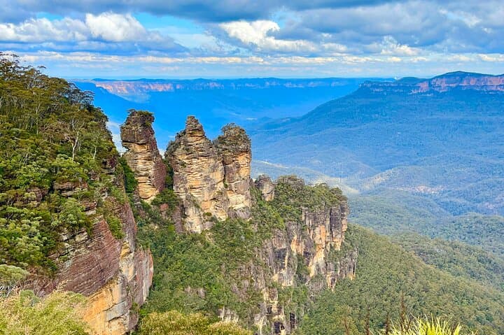 Blue Mountains Day Trip from Sydney: Waterfall Walk, Three Sisters & Local Lunch photo 3