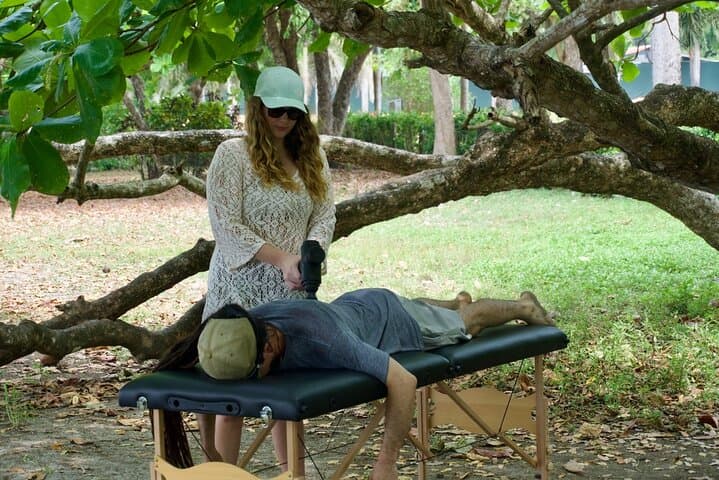 Percussive Beach Massage in Manuel Antonio: Ocean-Wave Recovery Therapy photo 6