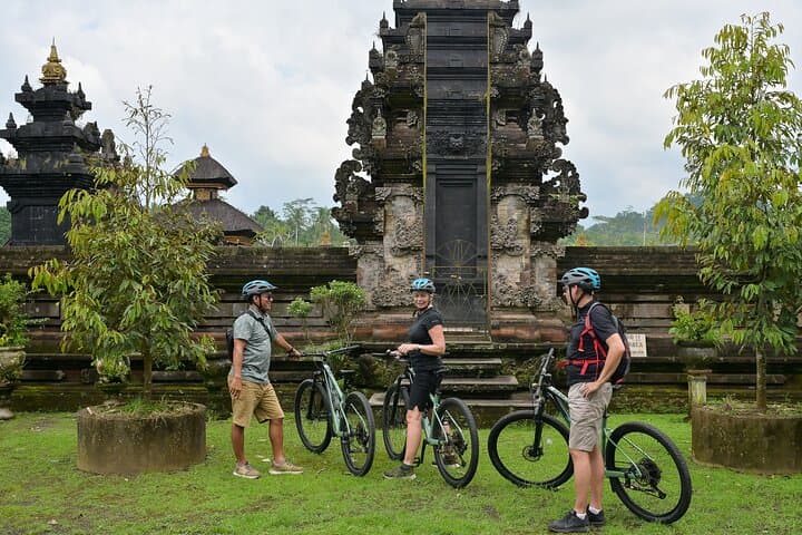 Ubud Market-to-Table: Cycling Through Rice Fields to a Balinese Cooking Class photo 3
