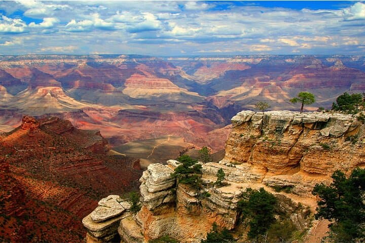 Private Grand Canyon Helicopter Tour from Phoenix — 4-Hour Luxury Flight over the South Rim photo 4