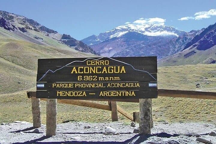 Andes High Mountain Tour from Mendoza: Puente del Inca and Aconcagua Lookout photo 4