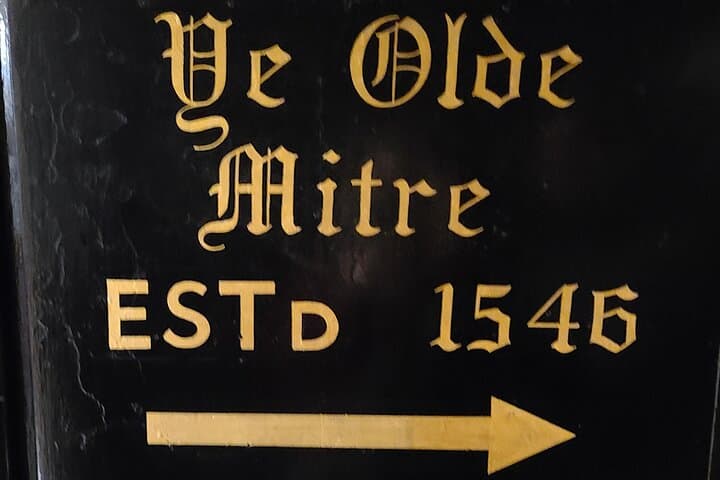 Historic Pub Walking Tour: Blackfriars to Fleet Street (3 Hours) photo 5