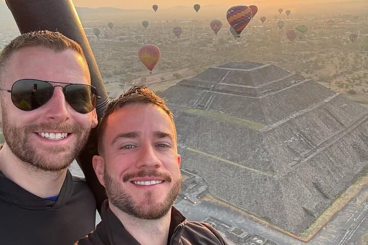 Sunrise Hot Air Balloon Over Teotihuacan: Flight, Breakfast & Archaeology photo 4