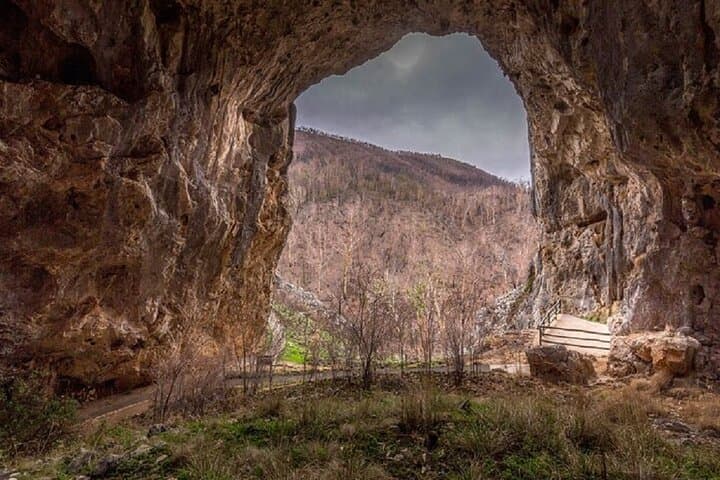 Explore South Glory Cave at Yarrangobilly — Self-Guided Limestone Cave Tour