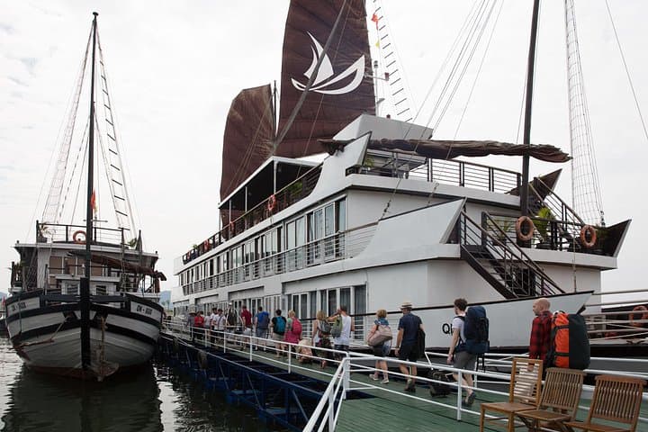 Two-Day Deluxe Halong Bay Cruise: Sung Sot Cave, Titov Island & Kayaking photo 4