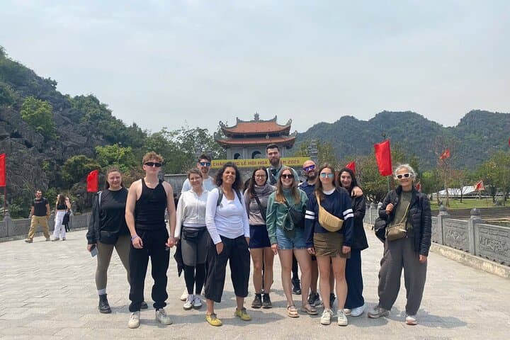 Ninh Binh Full-Day: Hoa Lu, Trang An Boat, Mua Cave & Bich Dong Guide photo 4