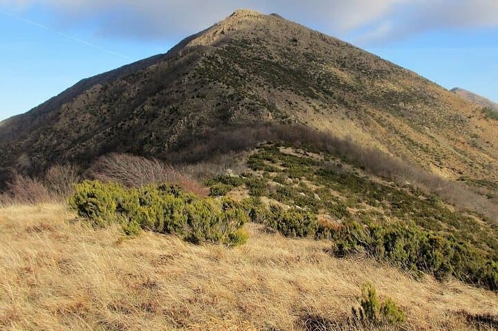 Mount Tobbio Hike: Madonna di Caravaggio Sanctuary Loop in Capanne di Marcarolo photo 1