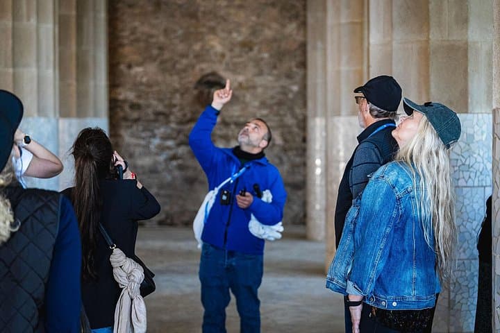Skip-the-Line Park Güell Guided Tour: Explore Gaudí’s Colorful Park in 75 Minutes photo 3