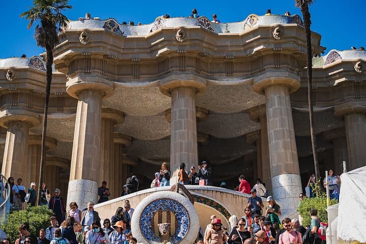 Skip-the-Line Park Güell Guided Tour: Explore Gaudí’s Colorful Park in 75 Minutes photo 2