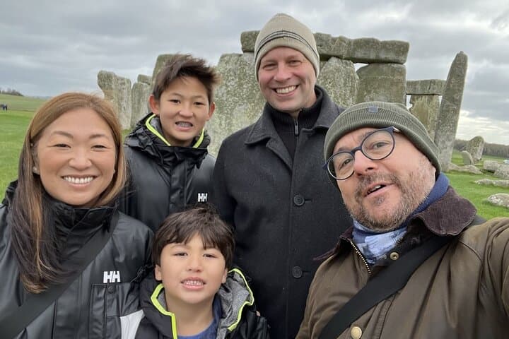 Private Stonehenge and Windsor Castle Tour from London — Chauffeur & Guide