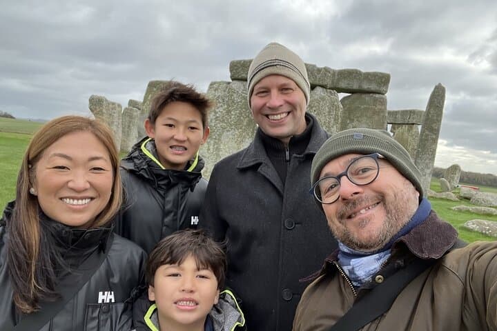 Private Chauffeur Day Trip to Stonehenge and Windsor Castle from London photo 4