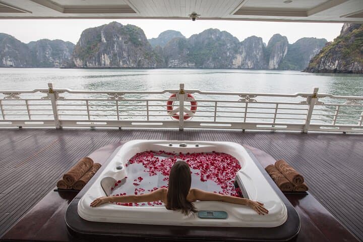 Luxury 3-Day Halong Bay Cruise from Hanoi — Kayaking, Caves & Floating Villages photo 4