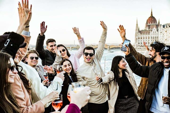 Budapest Beer Cruise: 60-Minute Danube Sightseeing with Unlimited Local Beer photo 3