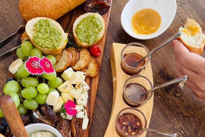 Kailua Honey Flights: Taste Rare Hawaiian Honeys with Savory Bites photo 3