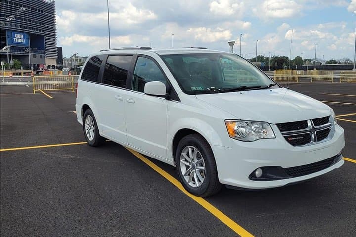 Private XL Mini Van: Manhattan Cruise Terminal to LGA Airport Transfer photo 1