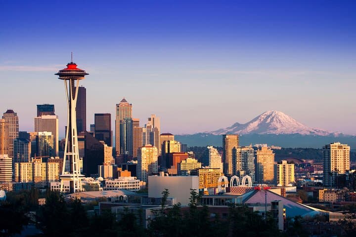 Seattle Tour: Private 3–4 Hour Downtown & Sunset Experience for Families