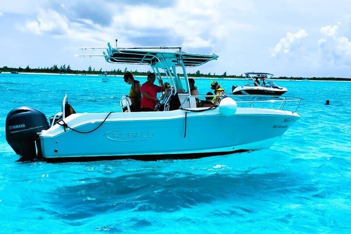 Private Boat to El Cielo & Palancar: Cozumel Private Snorkel Charter photo 2