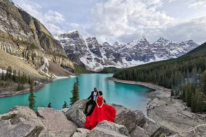 Lake Louise & Moraine Lake Private Day Tour from Banff — Johnston Canyon Hike