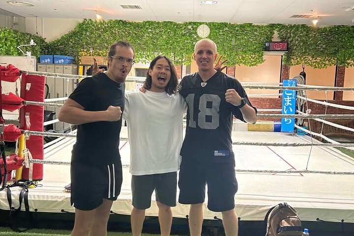 Osaka Boxing and Neighborhood Walk: 2-Hour Active Local Experience photo 2