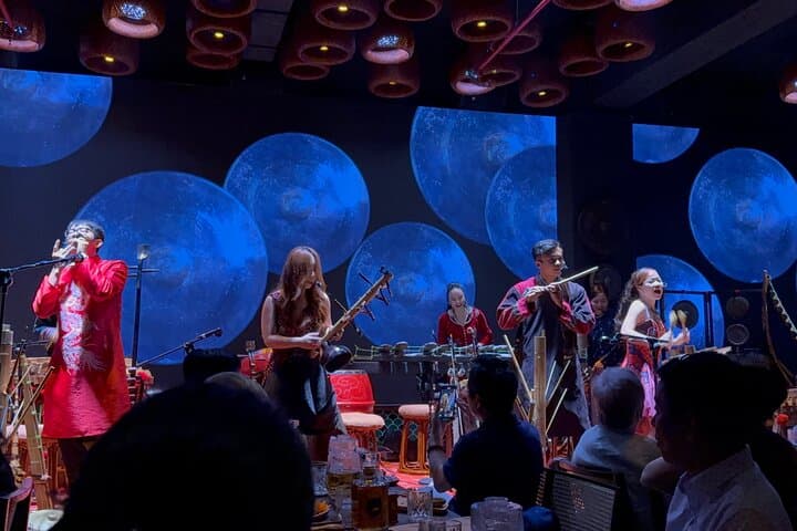Evening Chao Show & Saigon Landmarks: Private Sightseeing Tour with Dinner
