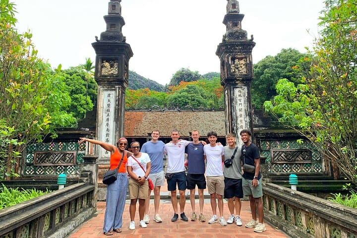 Full-Day Ninh Binh Adventure: Hoa Lu, Mua Cave, Tam Coc & Bich Dong photo 4