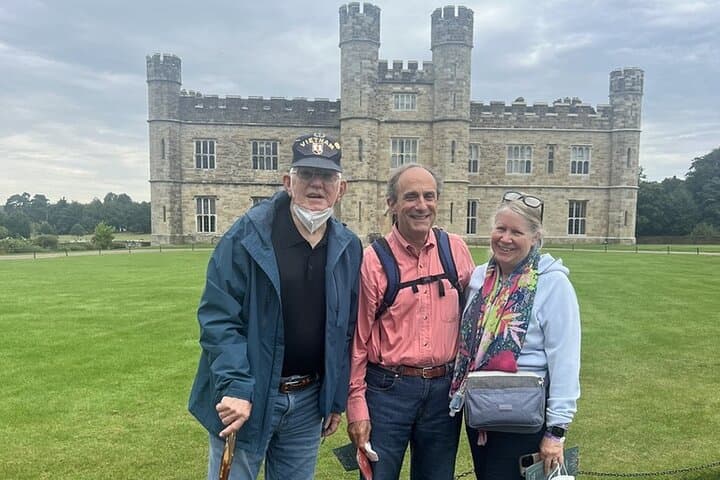 Leeds Castle, Canterbury & White Cliffs: Private Day Tour from London