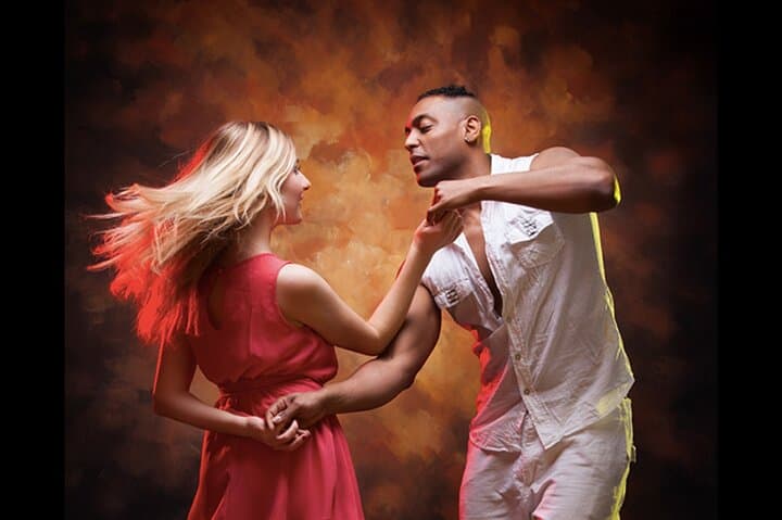 Salsa in Lisbon: Latin Dance Lovers Social Class and Night Out photo 3