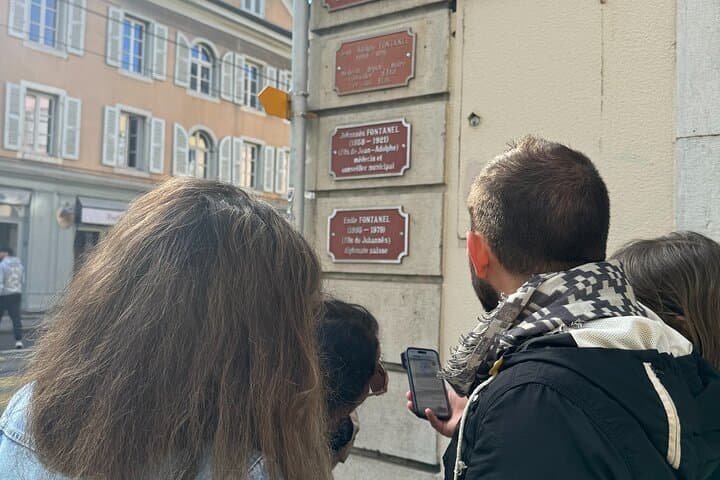 Carouge Historical Track Game: Self-Guided Smartphone Tour of Old Carouge photo 2