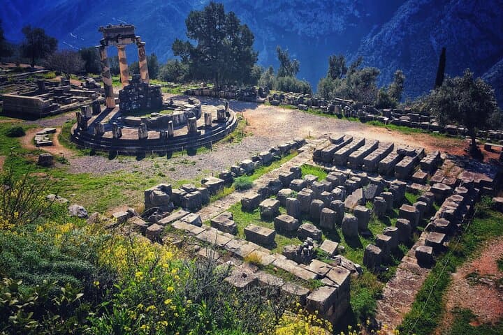 Meteora & Delphi 2-Day Private Tour from Athens with Luxury Transport photo 3