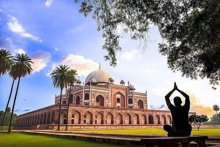 Taj Mahal Sunrise: 2-Day All-Inclusive Tour From Mumbai photo 3
